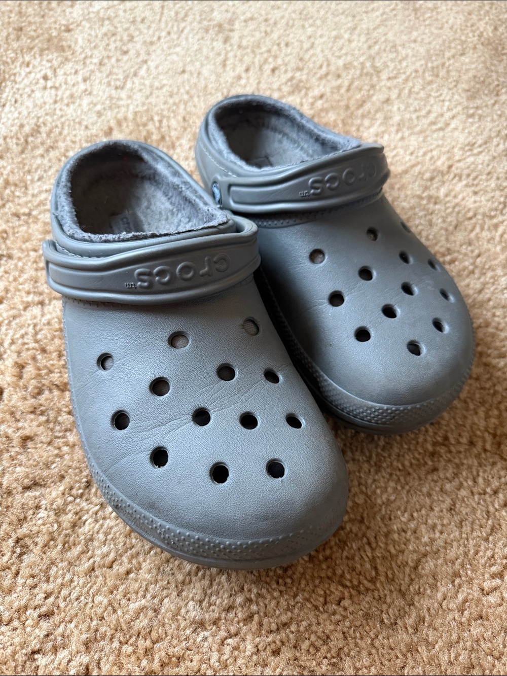 CROCS M8/W10 Classic Lined Clog - Gray